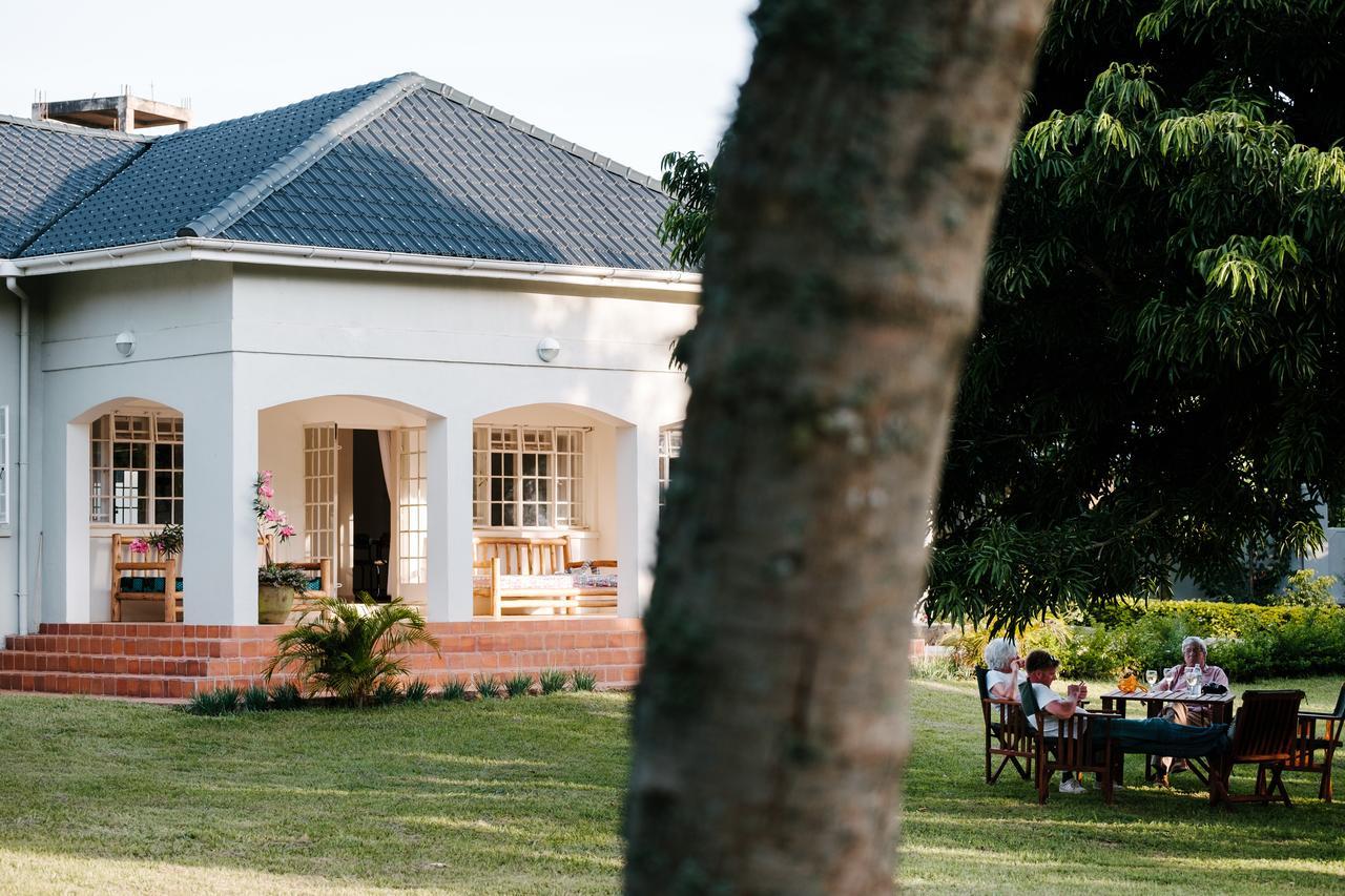 エンテベ The Guinea Fowl Bed & Breakfast エクステリア 写真