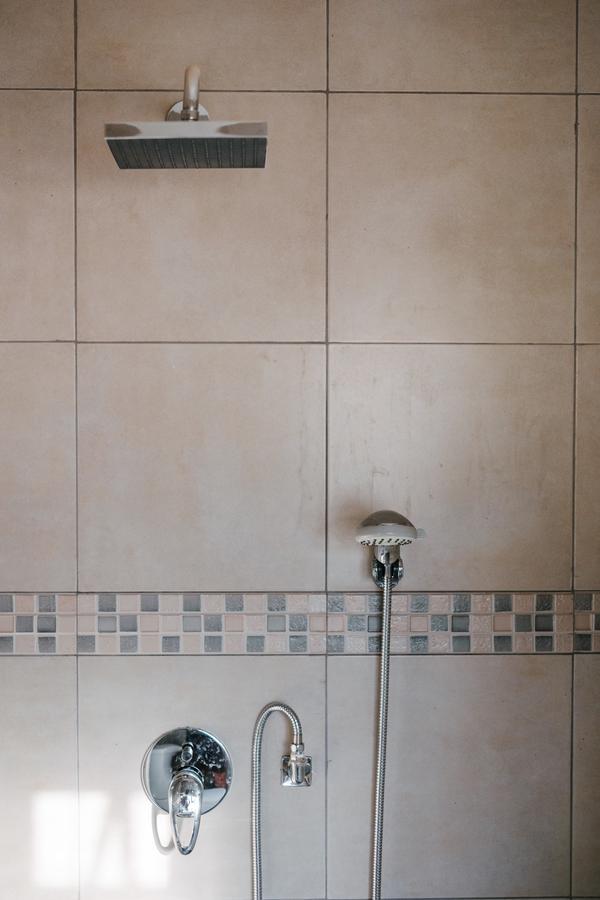 エンテベ The Guinea Fowl Bed & Breakfast エクステリア 写真