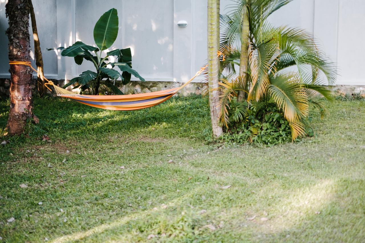 エンテベ The Guinea Fowl Bed & Breakfast エクステリア 写真